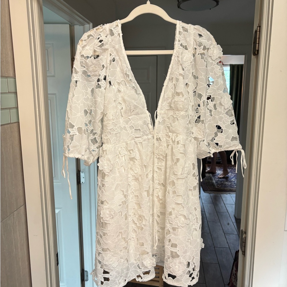 NWT SIZE L WHITE Vici Paulette Floral Crochet Lace Open Back Mini Dress